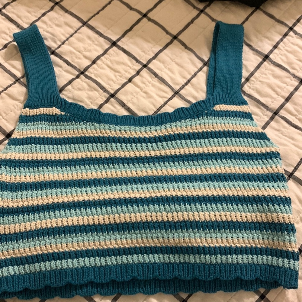 Knitted crop top size small